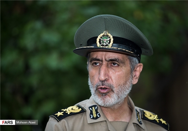 سخنرانی ویژه آیتالله خامنهای بدون حفاظت در میان کُردهای مسلح سخنرانی ویژه آیتالله خامنهای بدون حفاظت در میان کُردهای مسلح