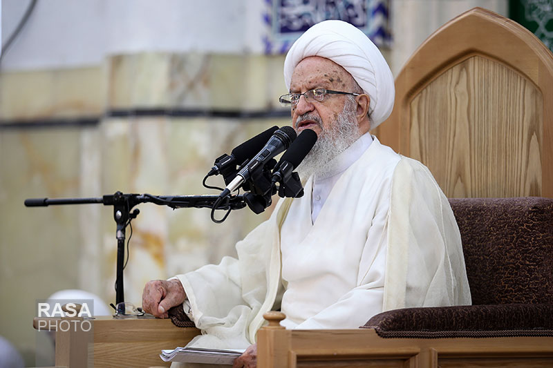 آیت الله مکارم: تاثیر پول شبهه ناک در عدم استجابت دعا