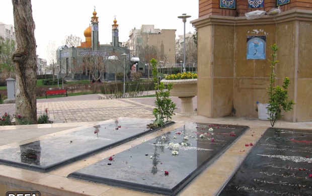 کانکس مقبره الشهدای بوستان پلیس در محل خود پا برجاست کانکس مقبره الشهدای بوستان پلیس در محل خود پا برجاست
