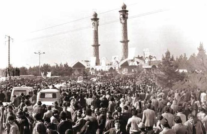 تصاویری دیده نشده از روز بازگشت امام(ره) به میهن تصاویری دیده نشده از روز بازگشت امام(ره) به میهن