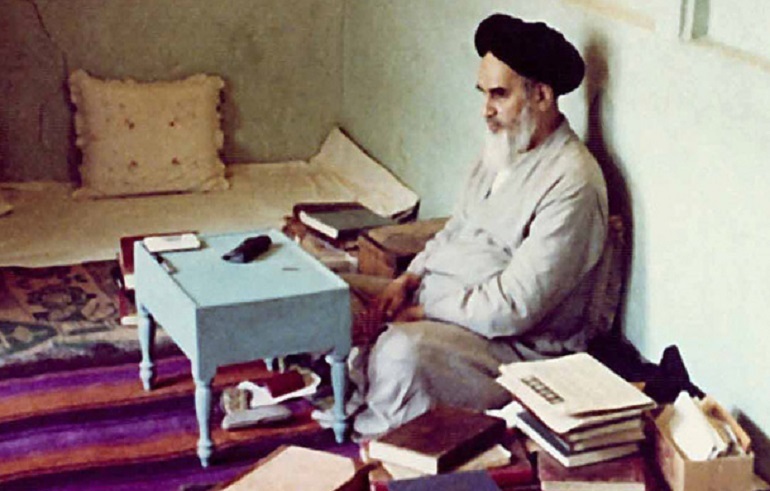 نقش زعامت امام(ره) در شکل‌گیری حاکمیت اسلامی/رهبری که آئینه تمام‌نمای حقیقت بود
