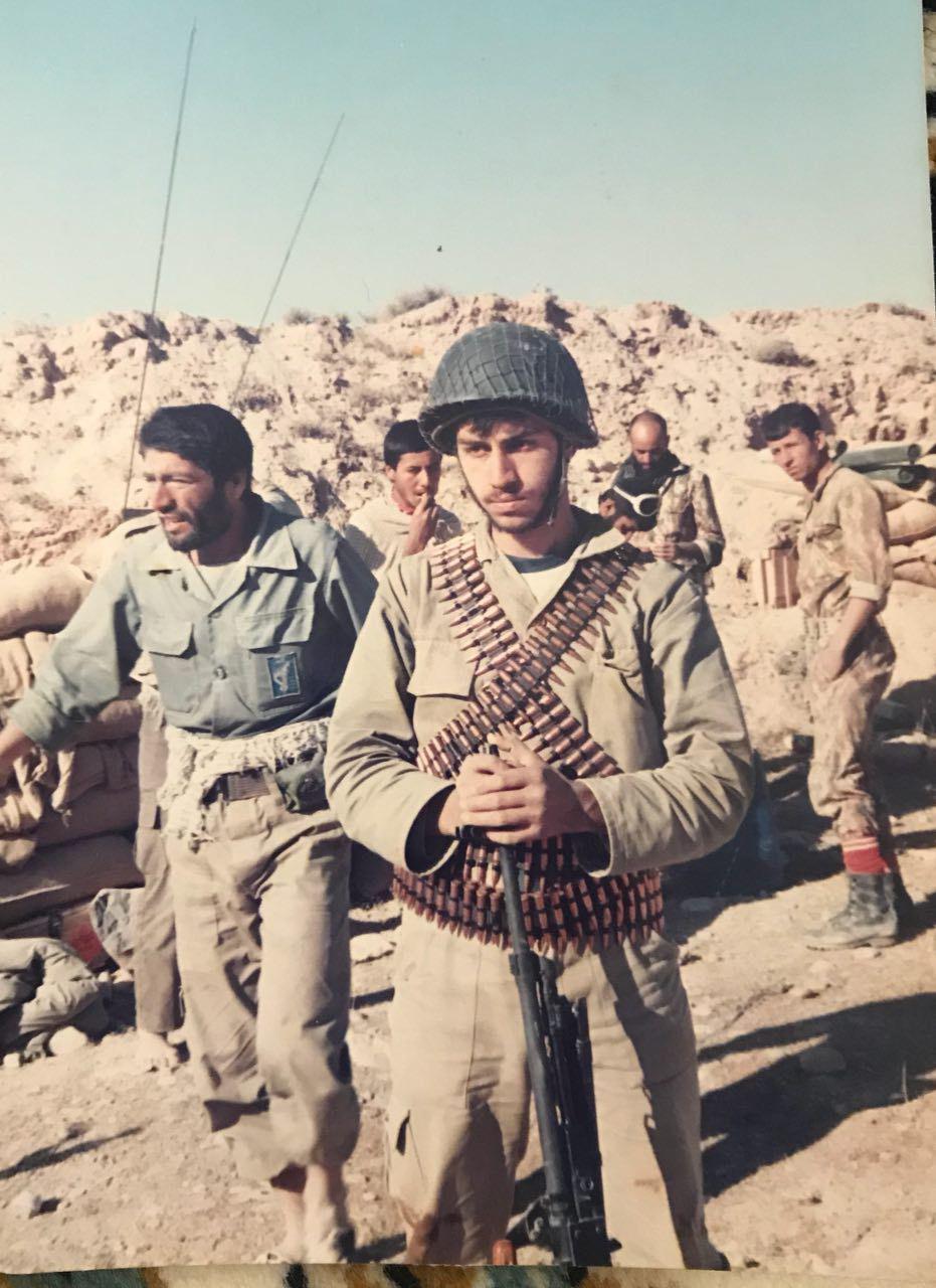 حضور مرحوم زنده یاد رضا مقدسی در جبهه + عکس