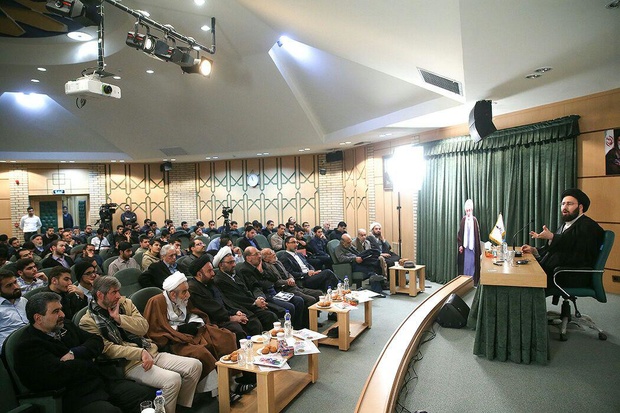 سید علی خمینی:ما بزرگتر از نفس دشمنی نداریم سید علی خمینی:ما بزرگتر از نفس دشمنی نداریم