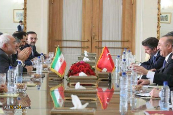 وزیر امور خارجه ترکیه با دکتر ظریف در تهران دیدار کرد