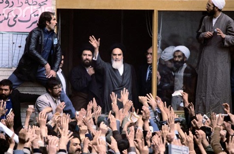 موضع امام در برابر بمباران محل اقامت شورای انقلاب موضع امام در برابر بمباران محل اقامت شورای انقلاب