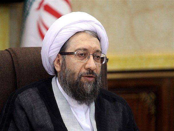دشمن از عدم آگاهی برخی برای نفوذ استفاده می کند