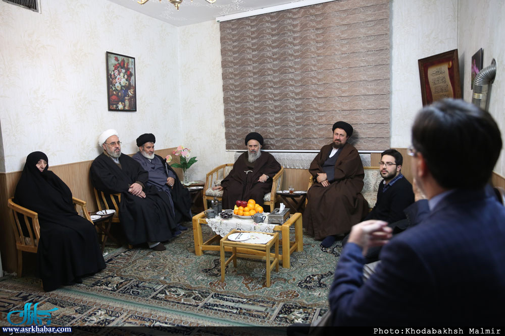 سید حسن خمینی در منزل شهیدان سلیمی + عکس سید حسن خمینی در منزل شهیدان سلیمی + عکس