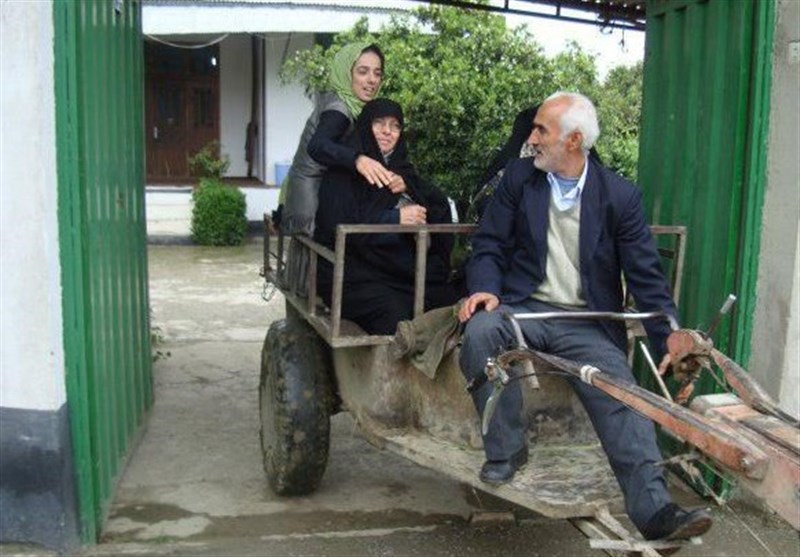 مادر مسیح علی نژاد در راهپیمایی ۲۲ بهمن + عکس مادر مسیح علی نژاد در راهپیمایی ۲۲ بهمن + عکس