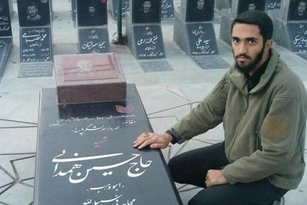 مدافع حرمی که از پدر و مادرش مدافع حرمی که از پدر و مادرش
