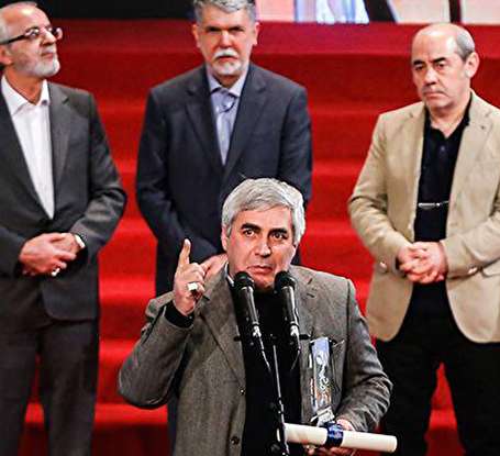 چرا شلوغ می کنید؟/ انقلابی و ارزشی بودن دلیل جدایی شما از سینما است! چرا شلوغ می کنید؟/ انقلابی و ارزشی بودن دلیل جدایی شما از سینما است!