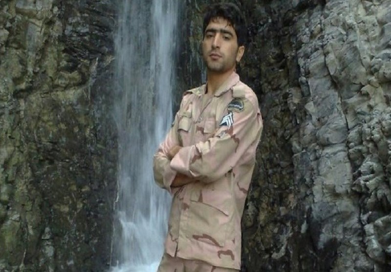مرزبان تخریبچی که در درگیری با اشرار به شهادت رسید مرزبان تخریبچی که در درگیری با اشرار به شهادت رسید