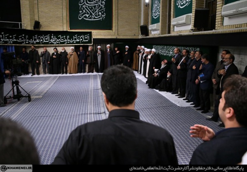 حاج قاسم در مراسم عزاداری بیت رهبر انقلاب + عکس حاج قاسم در مراسم عزاداری بیت رهبر انقلاب + عکس