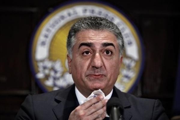 بازیگر معلوم الحال هم به رضا پهلوی بی محلی کرد! بازیگر معلوم الحال هم به رضا پهلوی بی محلی کرد!