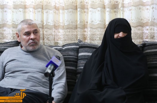 داغ داریم نه داغی که بر آن اخم کنیم/ ننگمان باد اگر شکوه ای از زخم کنیم