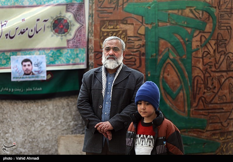 دیدار سردار نقدی با مزار برادر شهیدش بعداز ۳۴ سال دیدار سردار نقدی با مزار برادر شهیدش بعداز ۳۴ سال