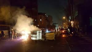 حمایت از آشوبگران فتنه 96/ زیر سوال بردن شهدای مدافع حرم! / دفاع از اظهارات وطن فروشانه یک بازیگر! حمایت از آشوبگران فتنه 96/ زیر سوال بردن شهدای مدافع حرم! / دفاع از اظهارات وطن فروشانه یک بازیگر!