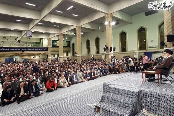 دیدار جمعی از مداحان اهل بیت(ع) با رهبر انقلاب/ عکس