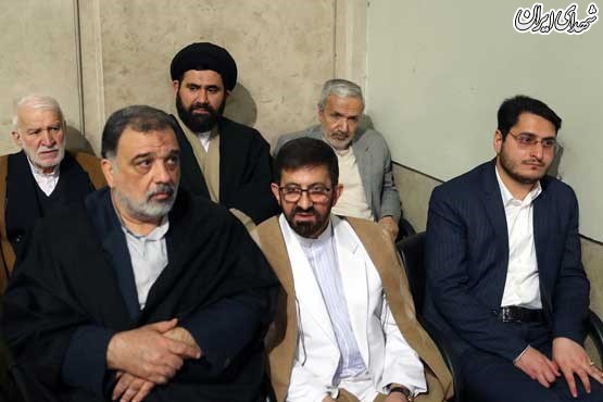 دیدار جمعی از مداحان اهل بیت(ع) با رهبر انقلاب/ عکس