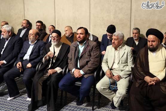 دیدار جمعی از مداحان اهل بیت(ع) با رهبر انقلاب/ عکس