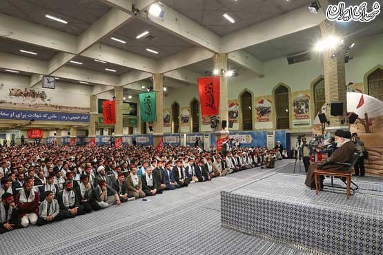 دیدار نوجوانان و جوانان با رهبر انقلاب/عکس
