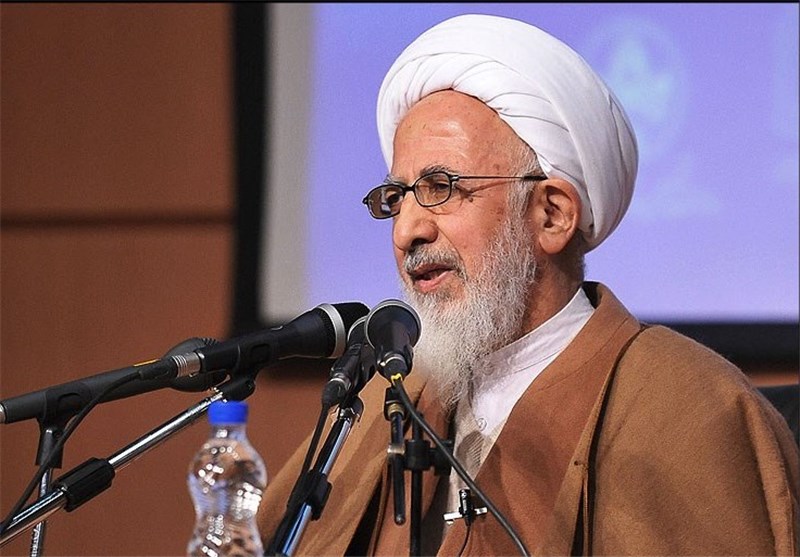 آیت الله جوادی آملی:روسری بر سر چوب کردن 