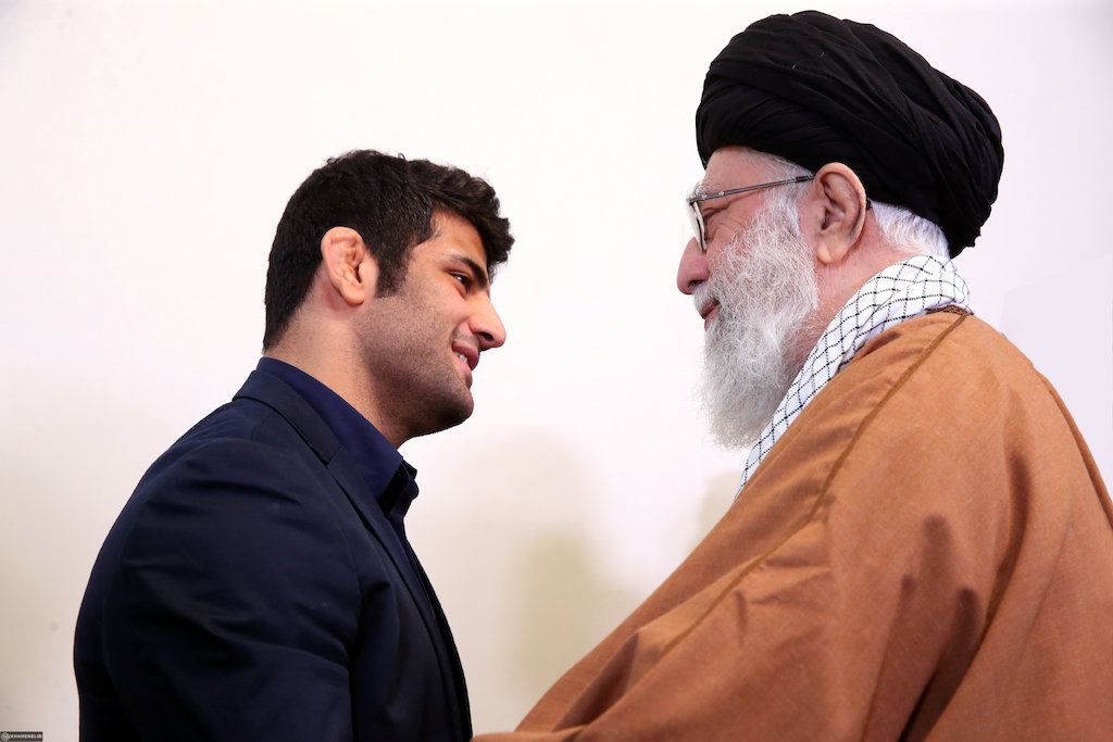 با موافقت رهبری: معافیت علیرضا کریمی از خدمت سربازی
