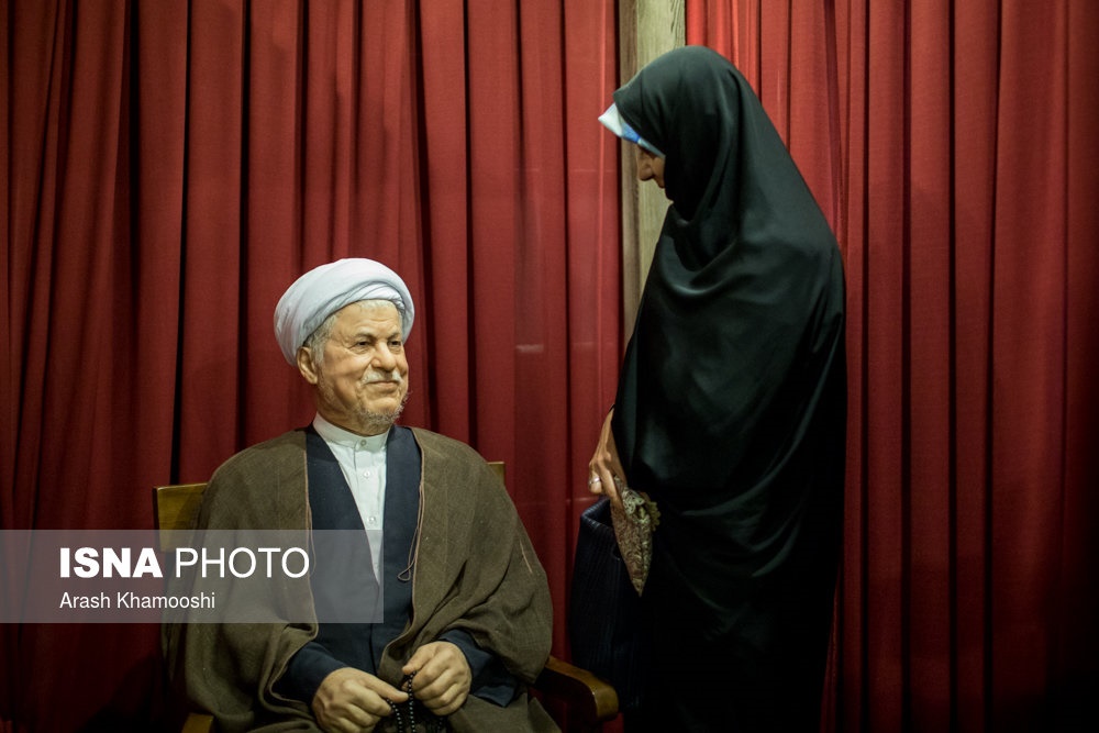رونمایی از تندیس جالب مرحوم 