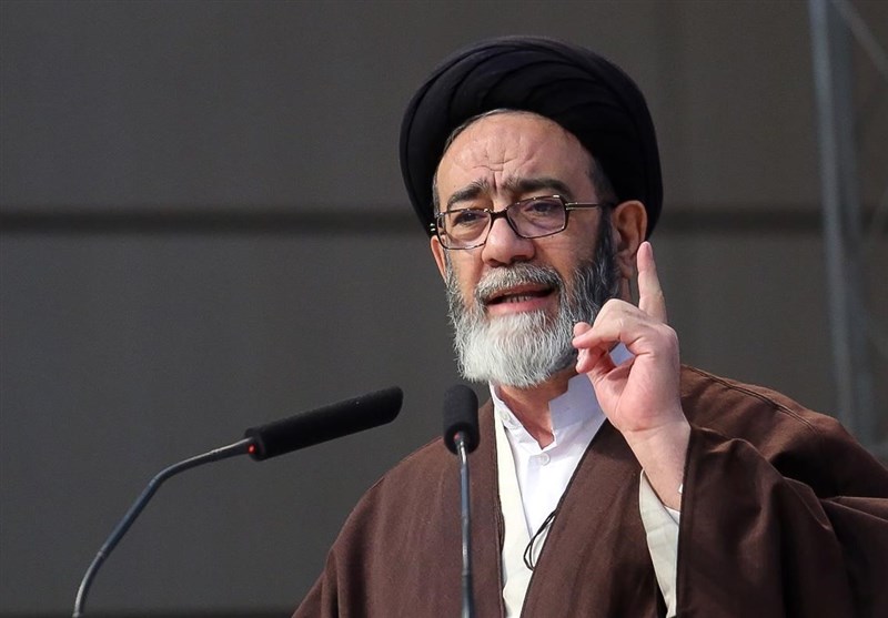 انتقاد امام جمعه تبریز از برنامه شهرداری در برج میلاد
