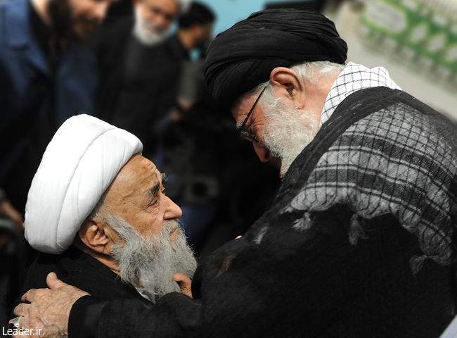 رهبر انقلاب و مرحوم آیت الله شاه آبادی(ره) + عکس
