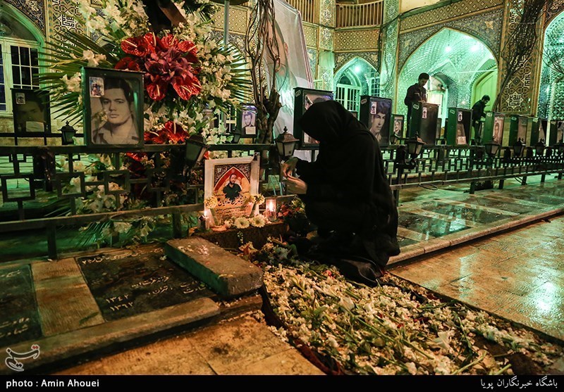 سنگ مزار شهید محمدحسین حدادیان نصب شد+عکس سنگ مزار شهید محمدحسین حدادیان نصب شد+عکس