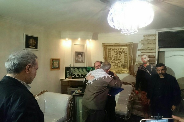 حضور سردار نقدی در بیت شهید 