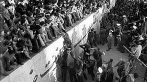 شناخت دشمن بیرونی و داخلی/ ارزیابی از دوستان نادان/فعالیت انقلابی نمایان شناخت دشمن بیرونی و داخلی/ ارزیابی از دوستان نادان/فعالیت انقلابی نمایان