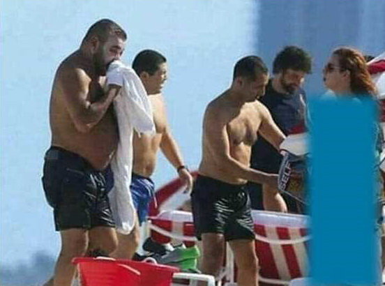 عکس جنجالی پادشاه مغرب و همسرش در ساحل عکس جنجالی پادشاه مغرب و همسرش در ساحل
