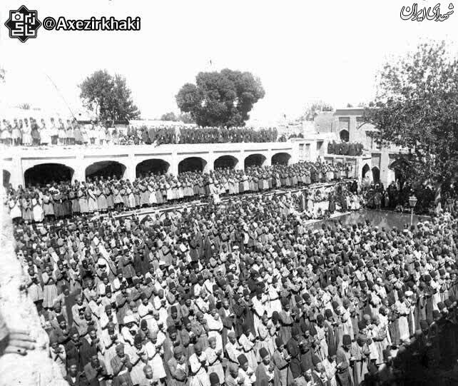نماز جماعت در زمان مظفرالدین شاه قاجار+عکس