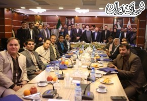 دیدارهای انتخاباتی معاون روحانی با خانواده شهدا + عکس