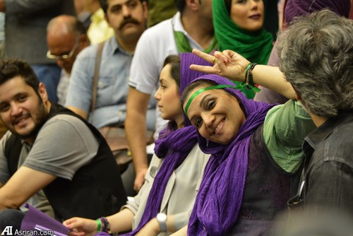 طرفداران روحانی در ورزشگاه آزادی تهران +عکس