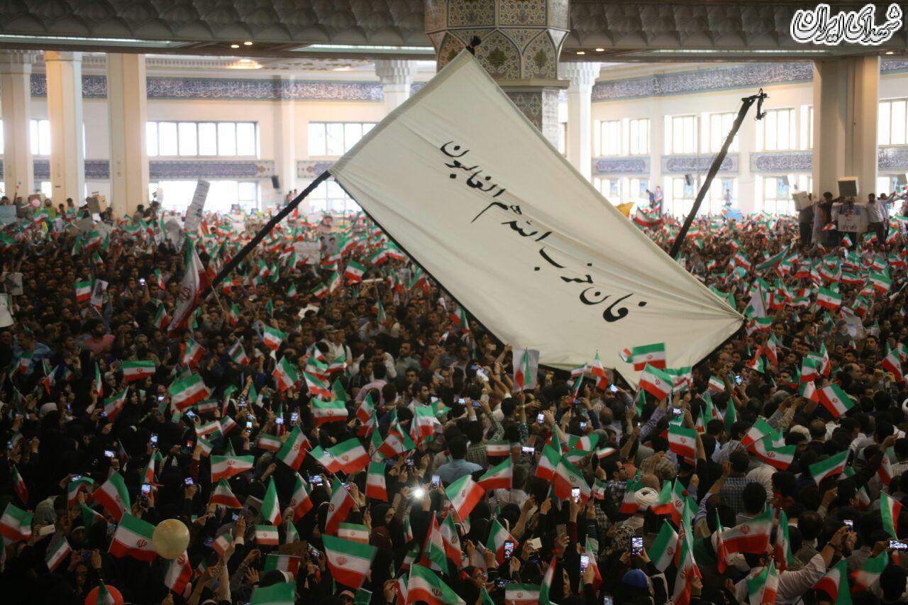 عکس با معنا در همایش رئیسی