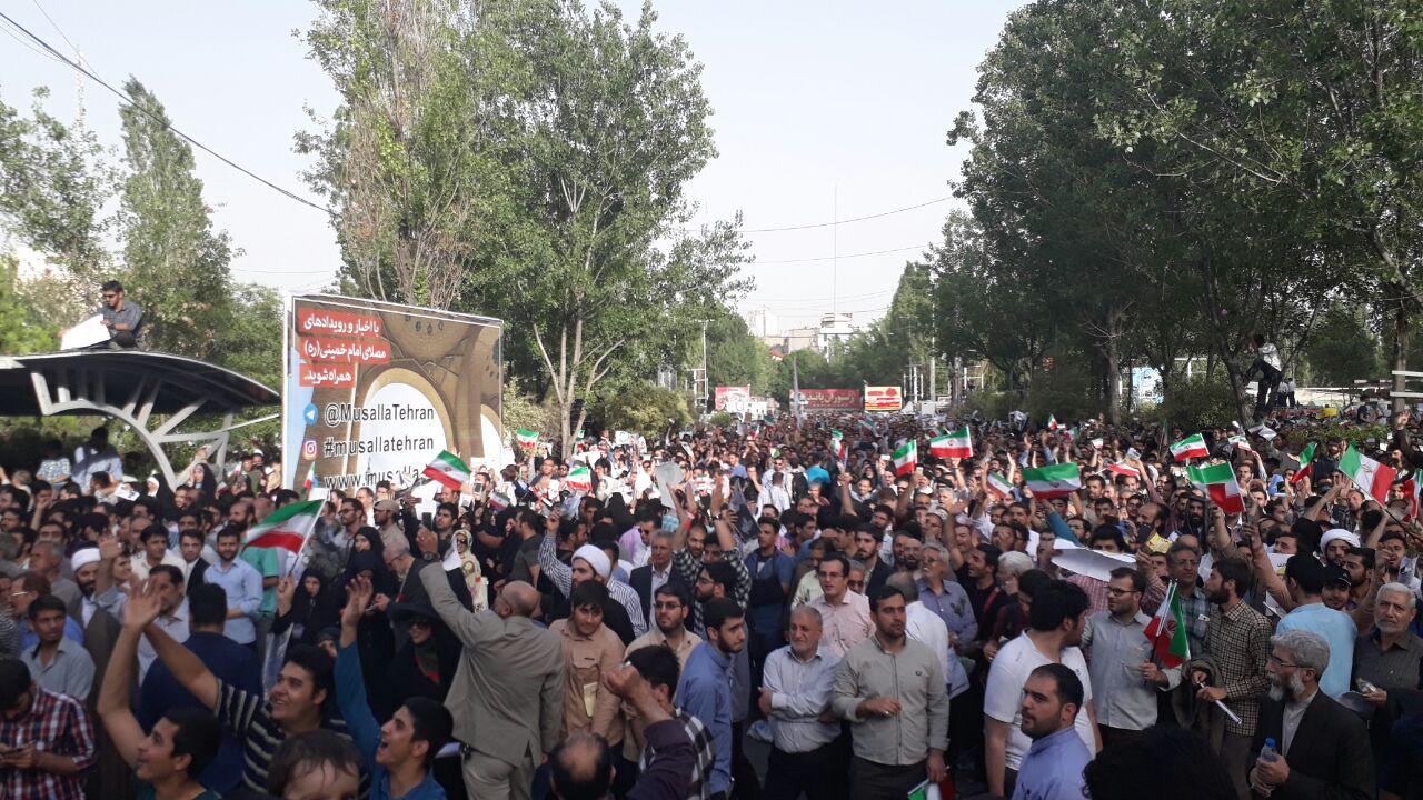 خبرسازی آشکار درباره همایش بزرگ مصلی/ همه را از شهرستان ها آورده بودند!+عکس خبرسازی آشکار درباره همایش بزرگ مصلی/ همه را از شهرستان ها آورده بودند!+عکس