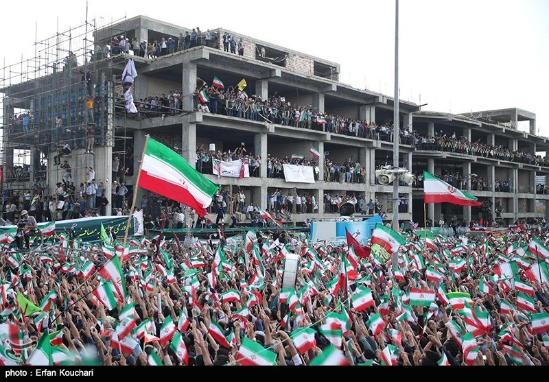 آقای روحانی شما را نصحیت میکنم؛ منافع ملی را فدای منافع شخصی نکنید/ چرا عصبانی هستید؟ آقای روحانی شما را نصحیت میکنم؛ منافع ملی را فدای منافع شخصی نکنید/ چرا عصبانی هستید؟