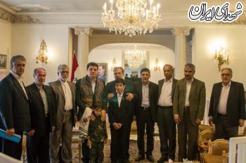 دیدار خانواده شهدای مدافع حرم با سفیر سوریه/ پیگیری وضعیت شهدای مفقود خواسته مادران شهدا دیدار خانواده شهدای مدافع حرم با سفیر سوریه/ پیگیری وضعیت شهدای مفقود خواسته مادران شهدا