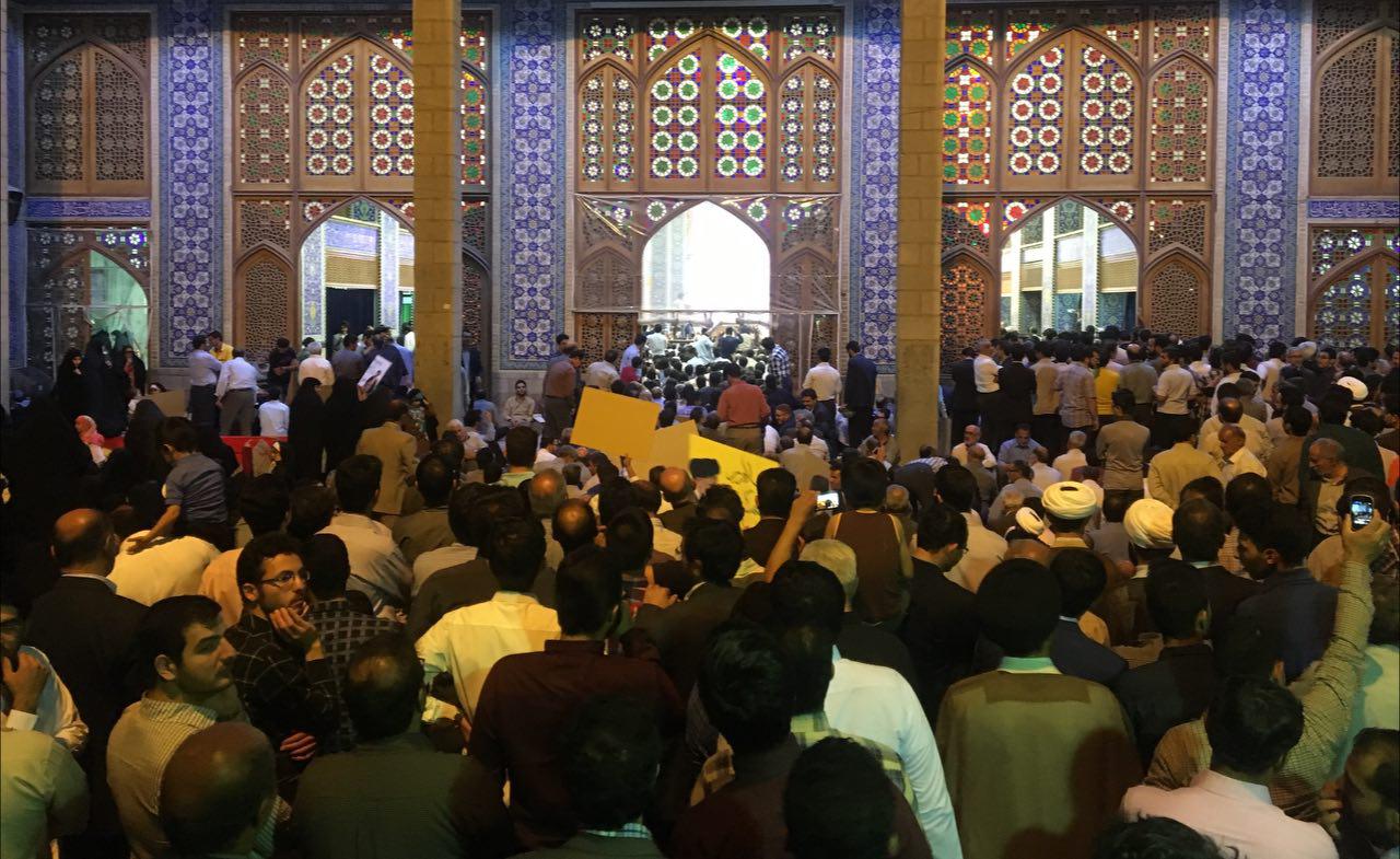 استقبال پرشور یزدی ها از آیت الله رئیسی+عکس استقبال پرشور یزدی ها از آیت الله رئیسی+عکس