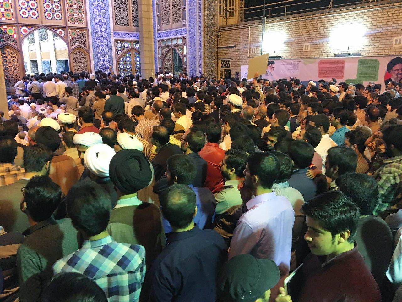 استقبال پرشور یزدی ها از آیت الله رئیسی+عکس استقبال پرشور یزدی ها از آیت الله رئیسی+عکس