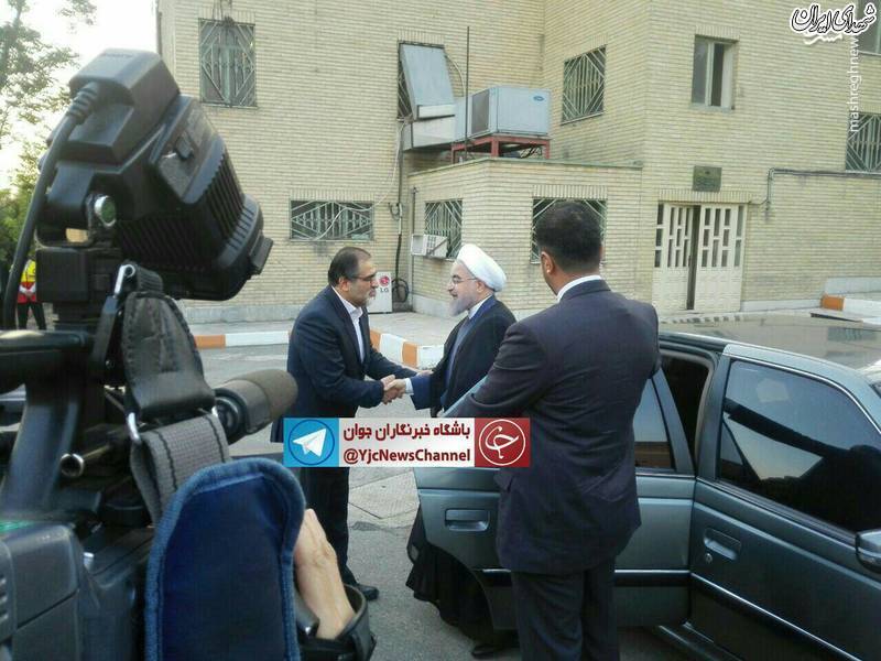 خودرویی که روحانی با آن به صداو سیما و مپنا...+عکس خودرویی که روحانی با آن به صداو سیما و مپنا...+عکس