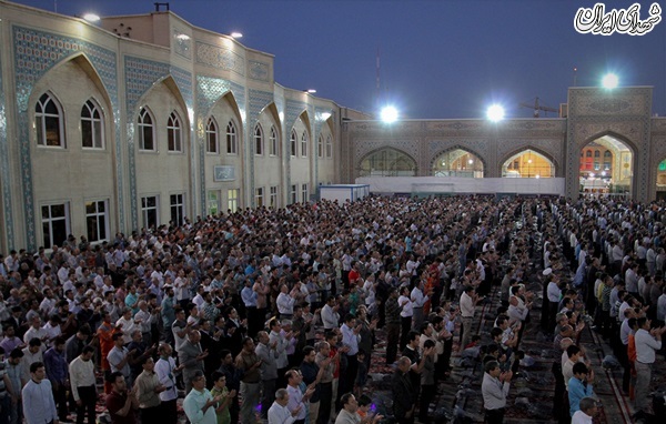 عکس/ افطار در حرم مطهر رضوی
