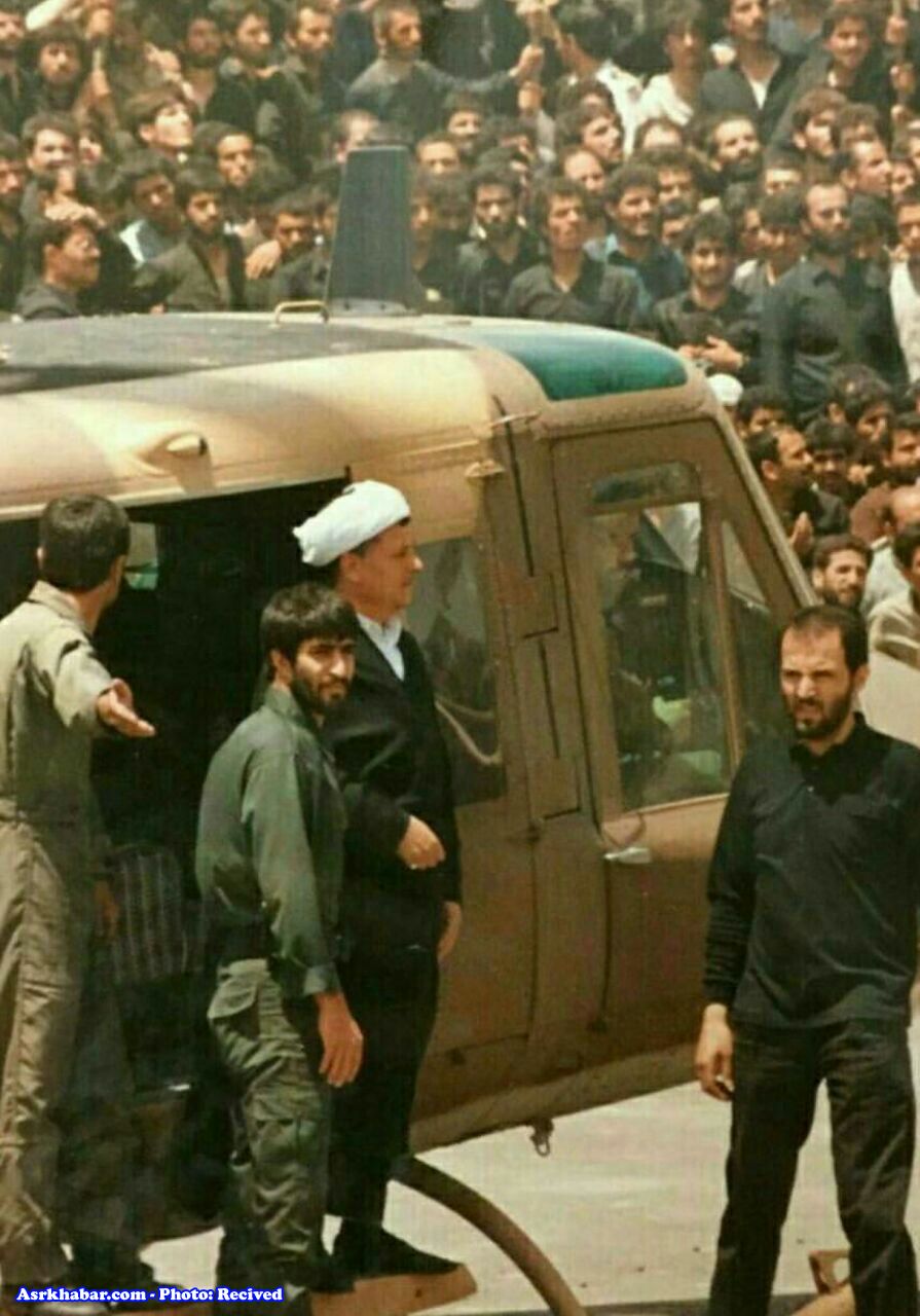 مرحوم هاشمی در مراسم تشییع امام+عکس