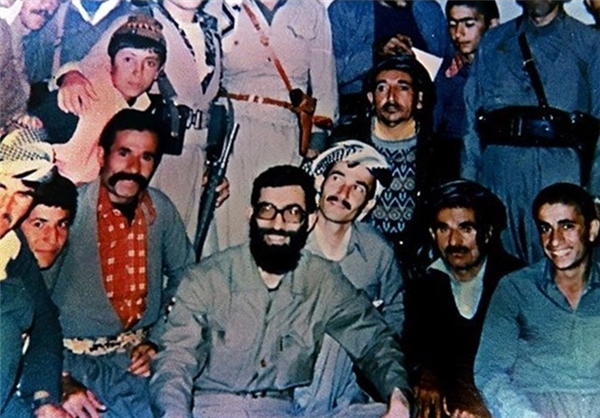 تعبیر رهبری از مُشت مردم کُرد بر سینه دشمن تعبیر رهبری از مُشت مردم کُرد بر سینه دشمن