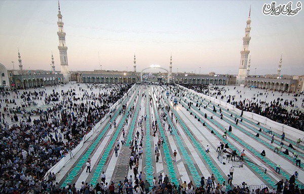 عکس/ بزرگترین  سفره افطاری در جمکران