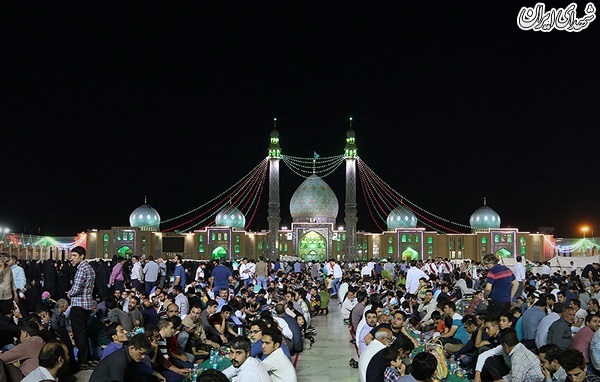عکس/ بزرگترین  سفره افطاری در جمکران
