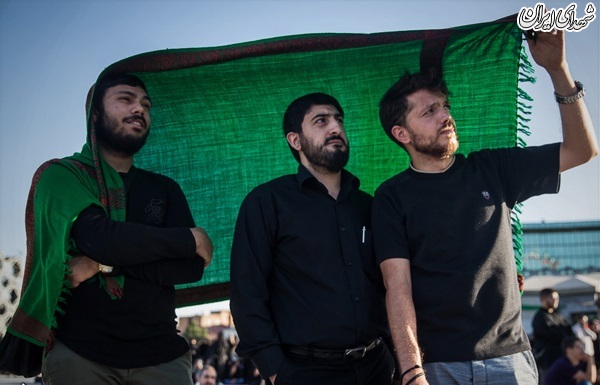 عکس/ اجتماع مدافعان حرم در میدان امام حسین (ع)