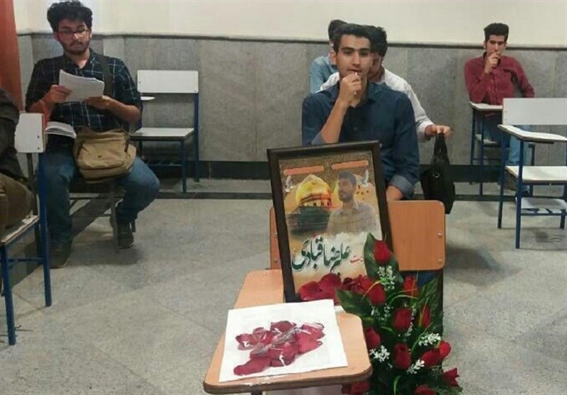 جای خالی شهید مدافع حرم در جلسه امتحان+عکس جای خالی شهید مدافع حرم در جلسه امتحان+عکس